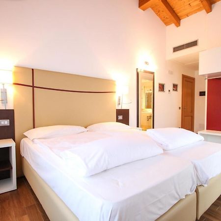 Thai Orchidee Restaurant&Rooms Γκάρντα Εξωτερικό φωτογραφία