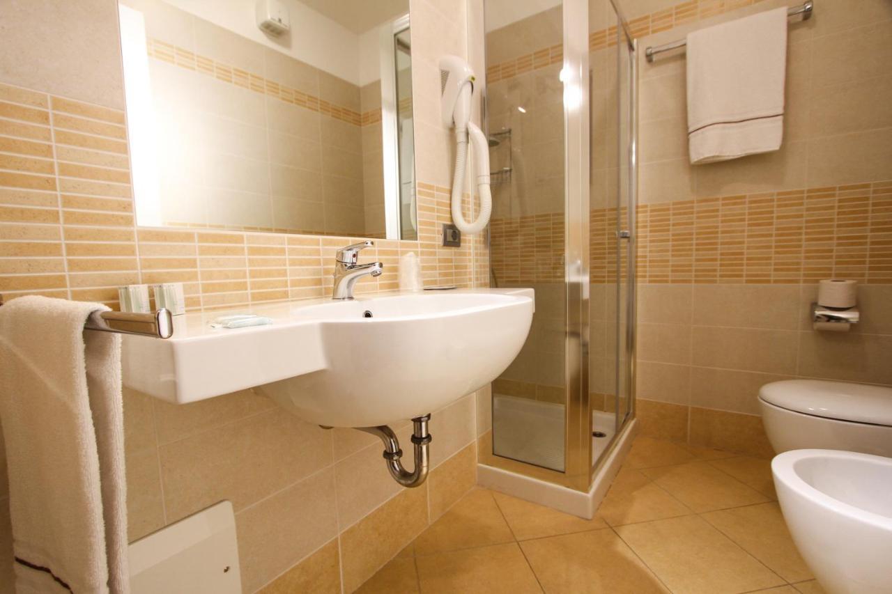 Thai Orchidee Restaurant&Rooms Γκάρντα Εξωτερικό φωτογραφία